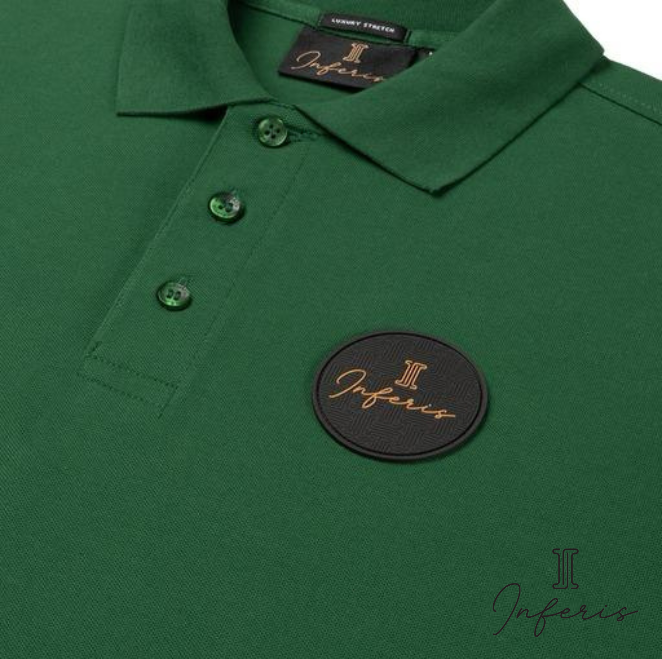 Inferis-Prestige-Polo-Bruin-Productfoto-Close-Up-Logo.png